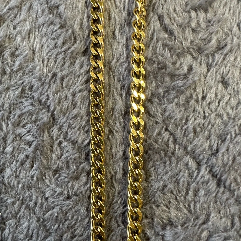Gold Chain Necklace - Picture 1 of 6